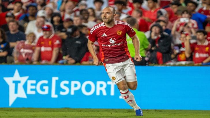 Christian Eriksen playing for Manchester United in 2024
